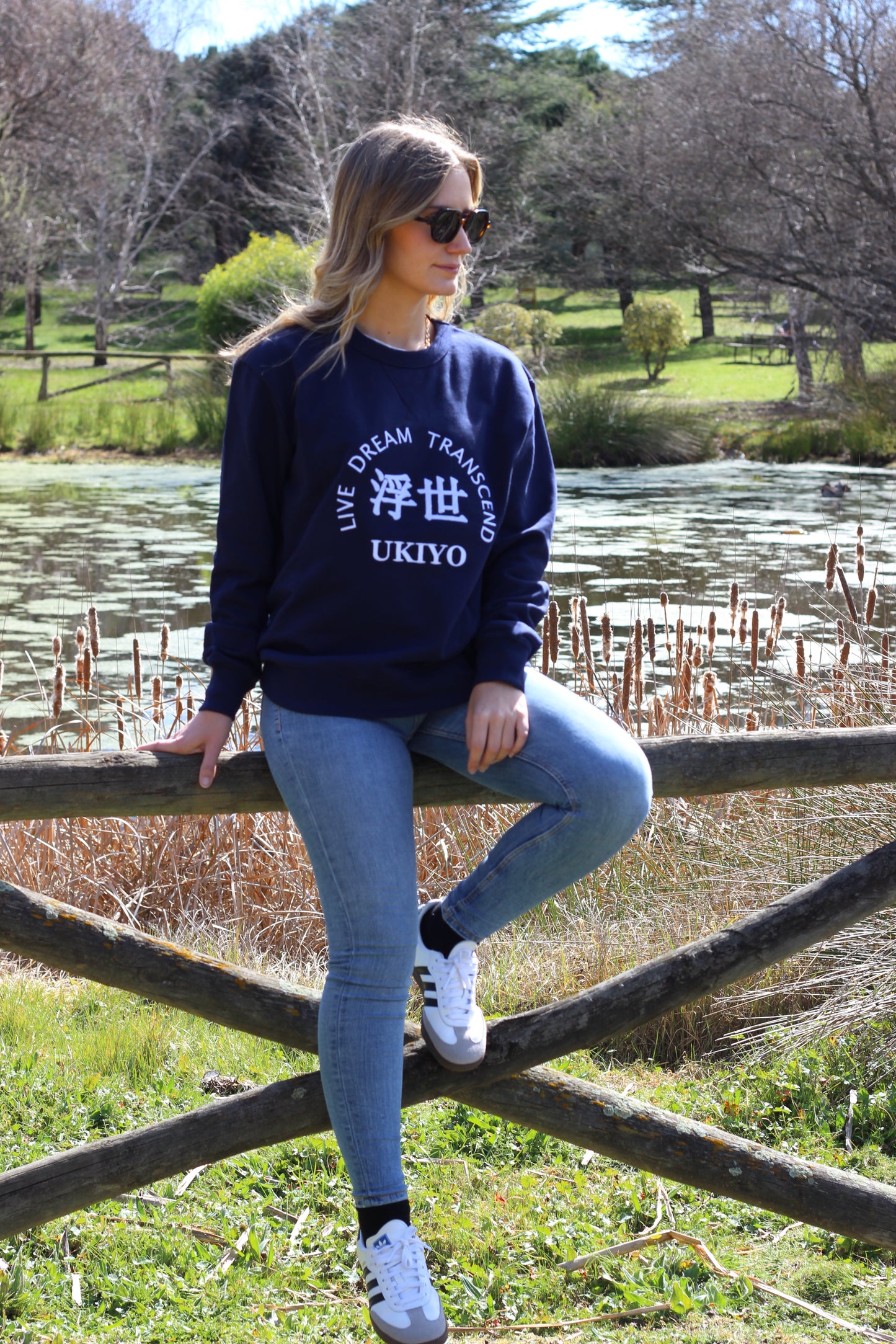 Sudadera bordado Shashiko 20x24 cm "UKIYO" – Vive, Sueña, Trasciende